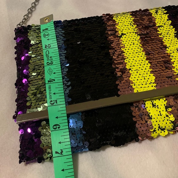 Metallic Sequin Envelope Evening Bag - Picture 5 of 12